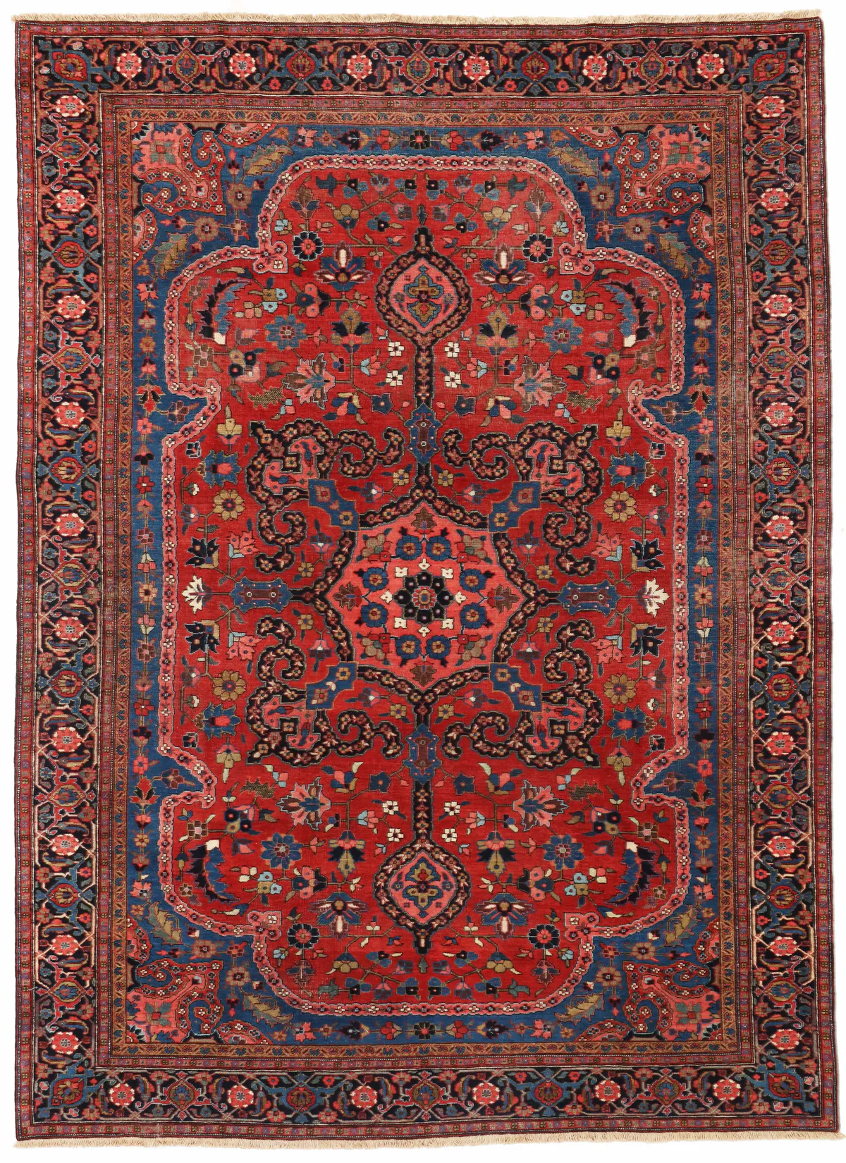 Persian Heriz Rug circa 1920, 320 × 225 cm