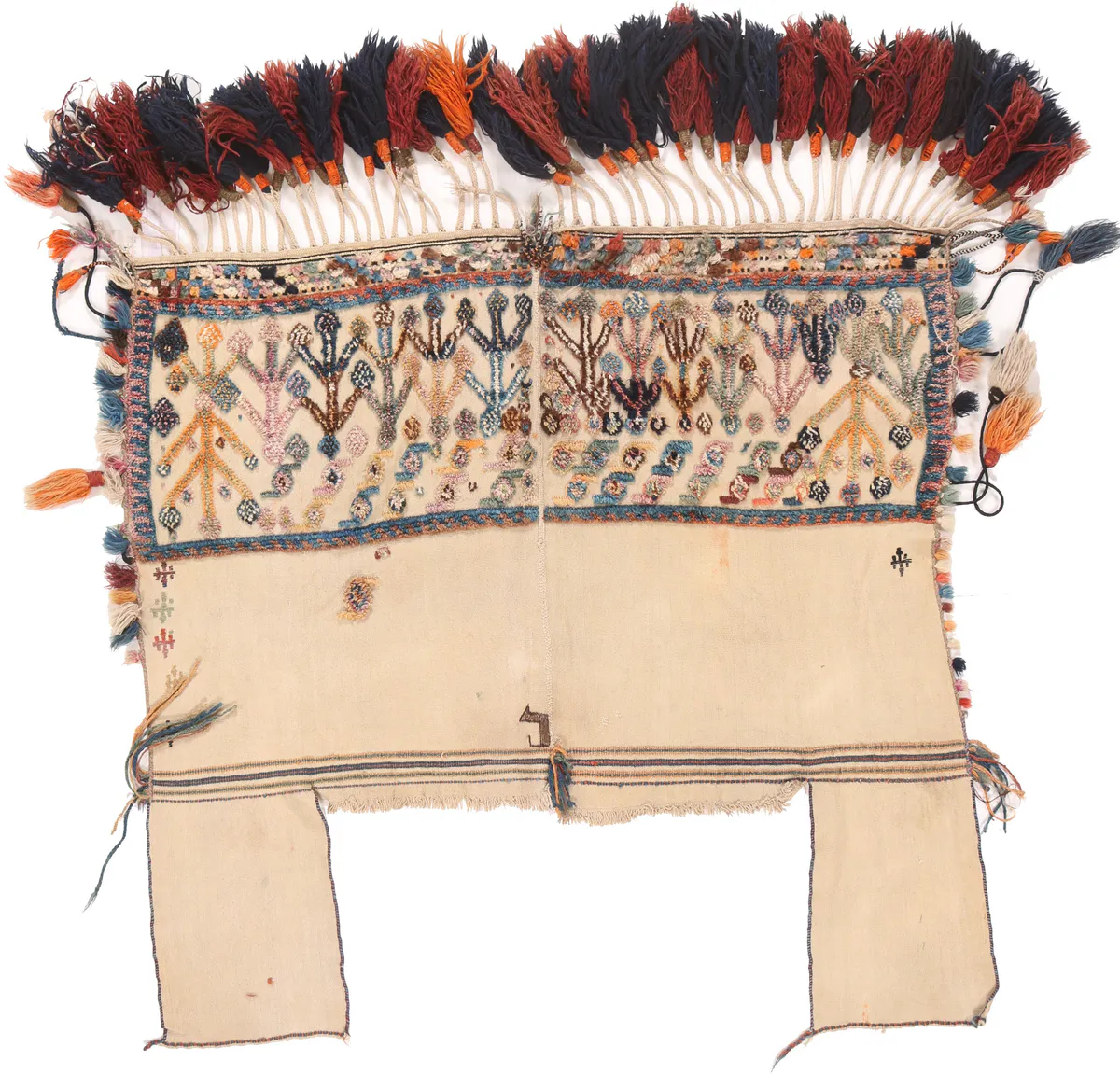 Horse Saddle Kashgai circa 1930, 140 × 140 cm