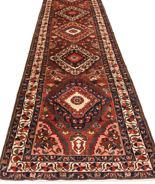 Bakhtiar Rug circa 1950, 470 × 115 cm