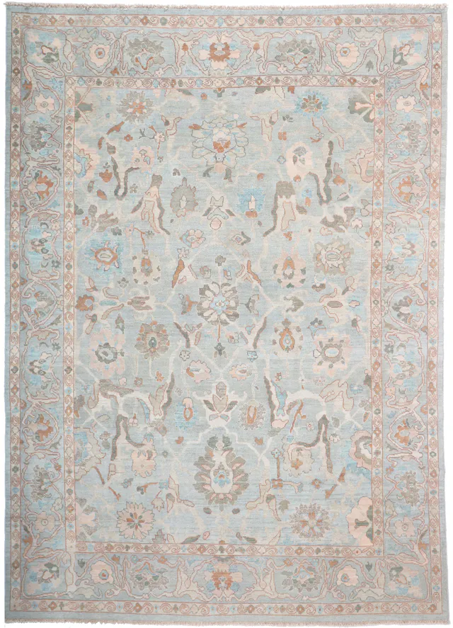 Persian Sultanabad Rug, 358 × 256 cm