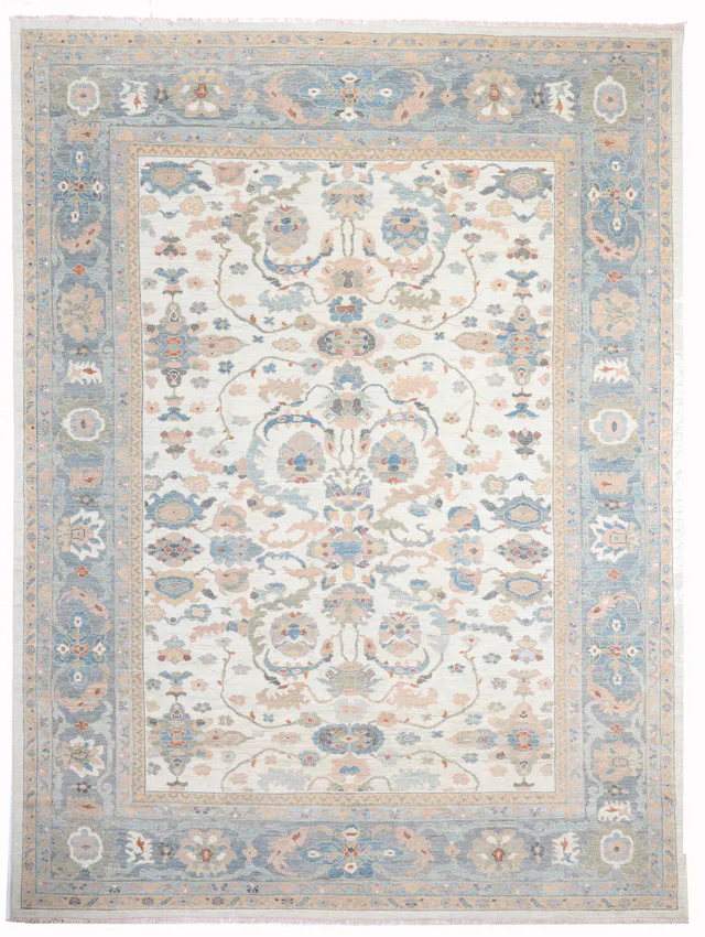 Large Persian Sultanabad Rug – 13'5 x 10, 413 × 306 cm