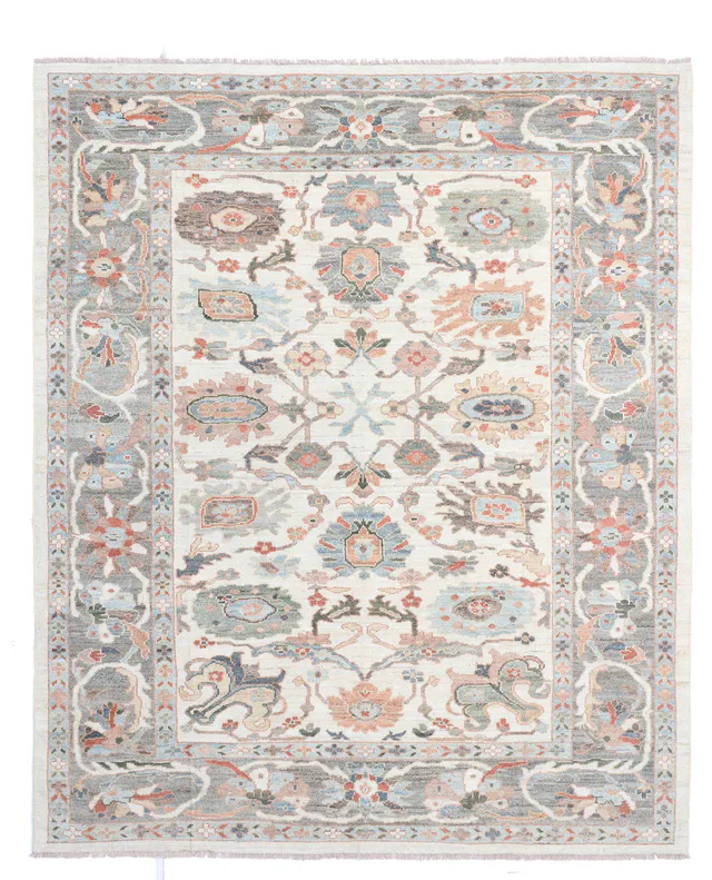 Persian Sultanabad Rug, 282 × 229 cm