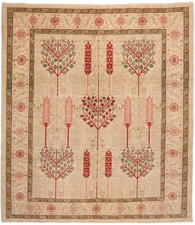 Persian Heriz Rug, 310 × 275 cm