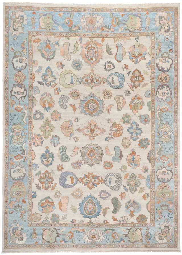 Persian Sultanabad Rug, 354 × 250 cm