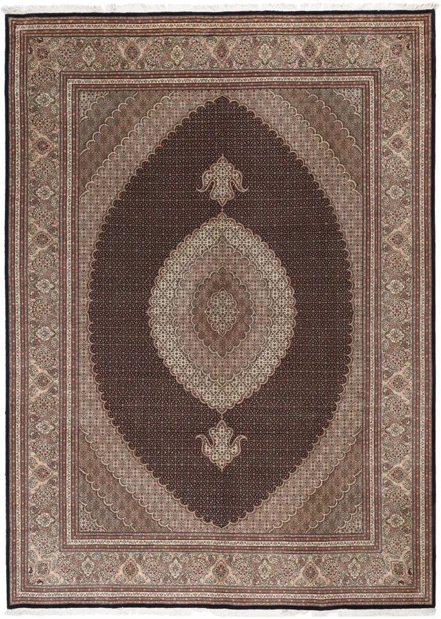 Tabriz Mahi rug, 353 × 257 cm