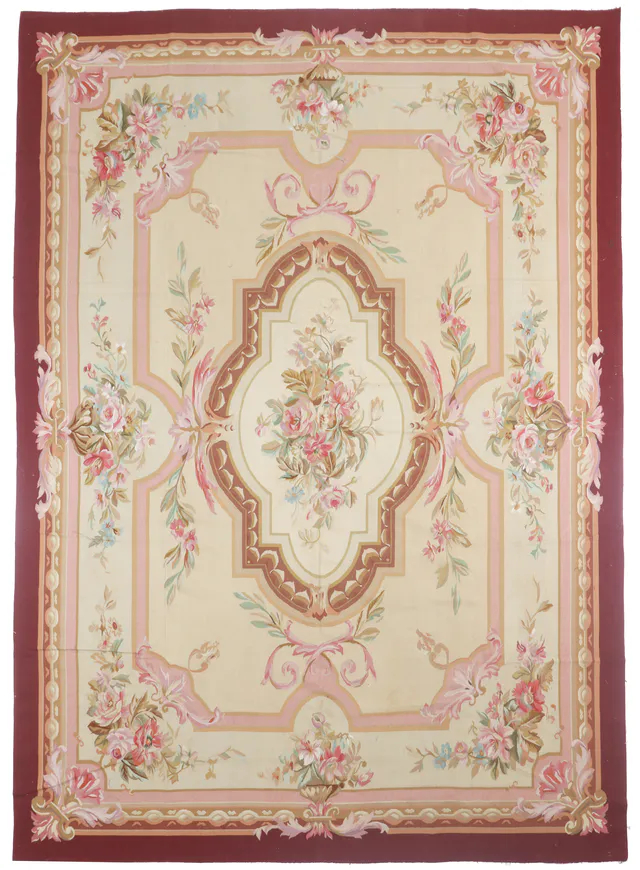 Aubusson Design Rug in, 366 × 270 cm