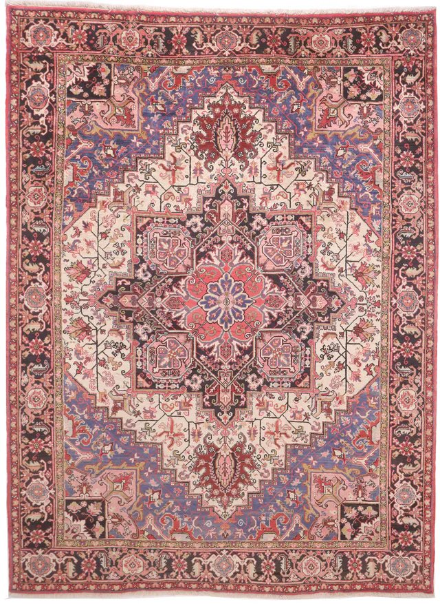 Persian Heriz Rug – Red, 350 × 257 cm
