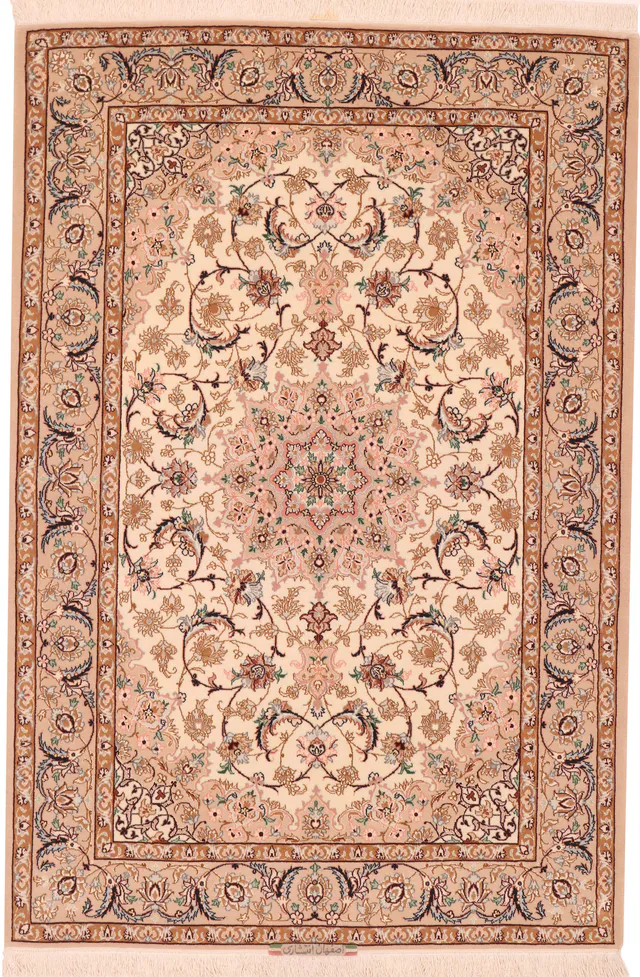 Persian Fine Isfahan part silk – Signed Enteshari, 167 × 113 cm