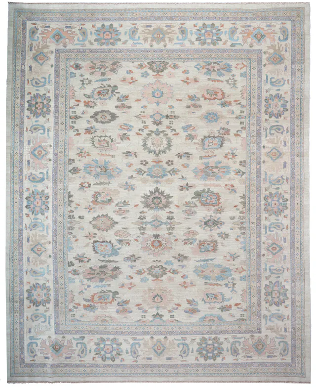 Persian Sultanabad Rug, 448 × 357 cm