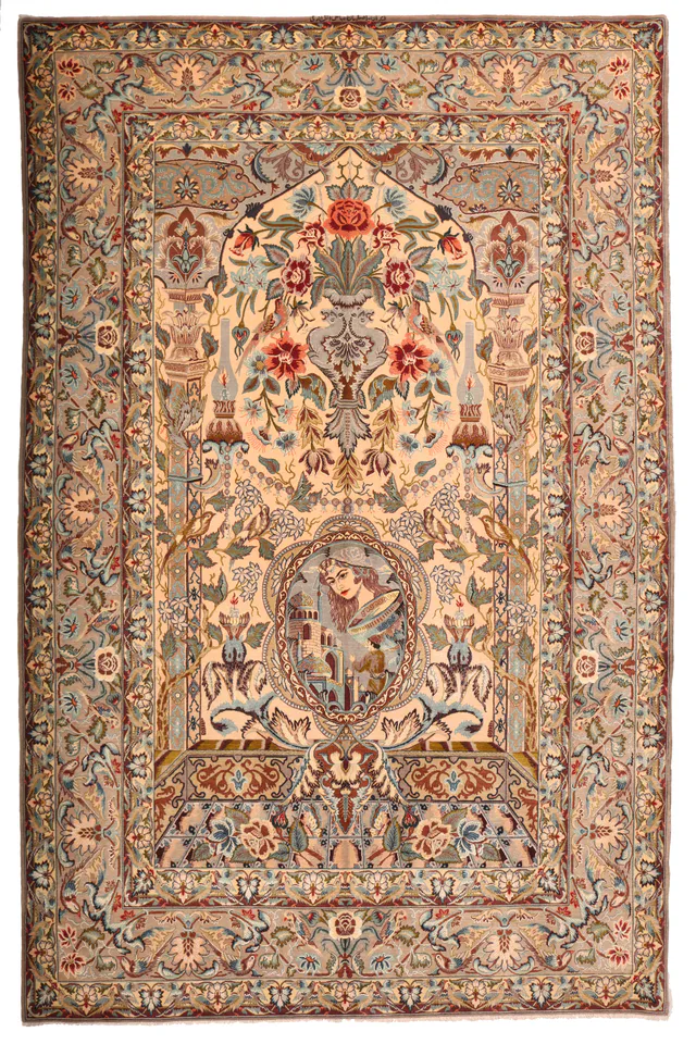 Persian Isfahan rug, 254 × 163 cm
