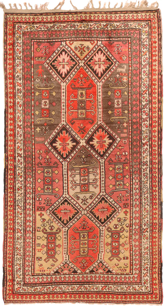 Caucasian antique carpet circa 1910 – 9 x 4'7, 275 × 145 cm