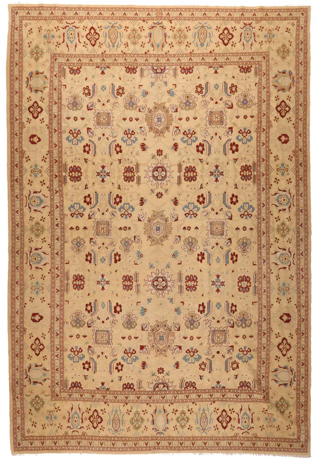 Fine Sumak Kilim, 377 × 250 cm