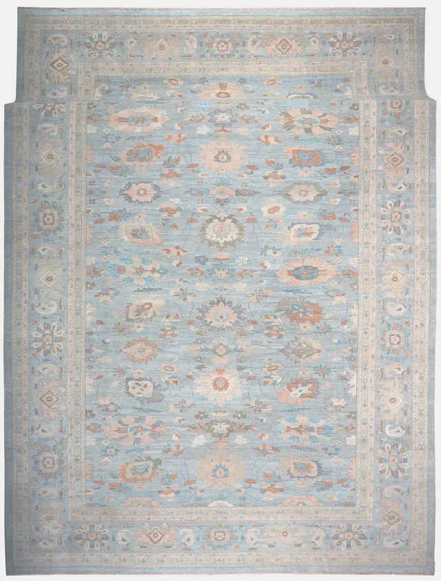 Persian Sultanabad Rug, 584 × 403 cm