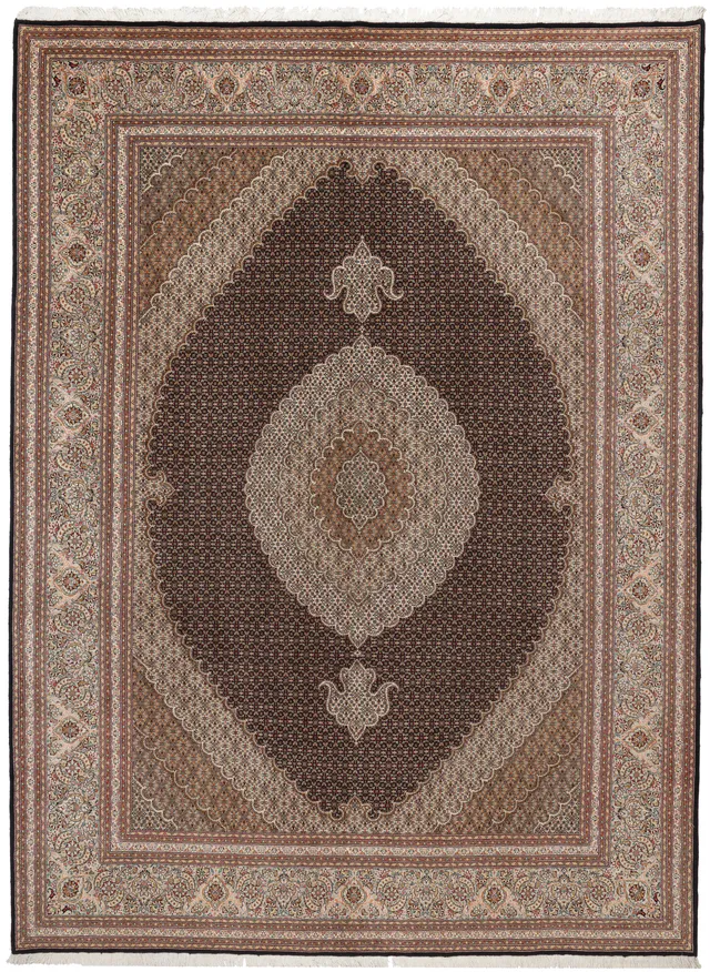 Tabriz Mahi rug, 358 × 253 cm