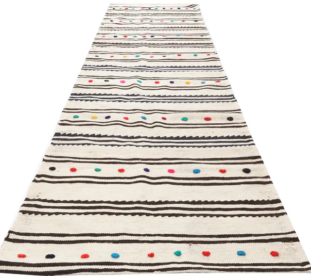 Kashgai or Qashkai Kilim runner, 380 × 107 cm
