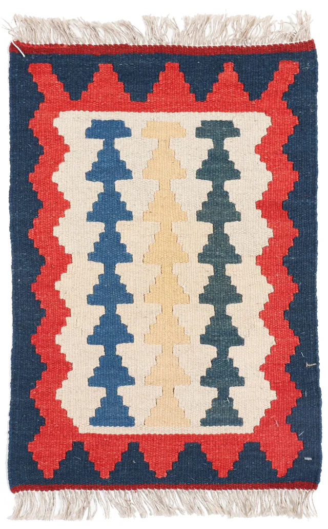 Kashgai / Qashkai Kilim Rug in, 60 × 39 cm