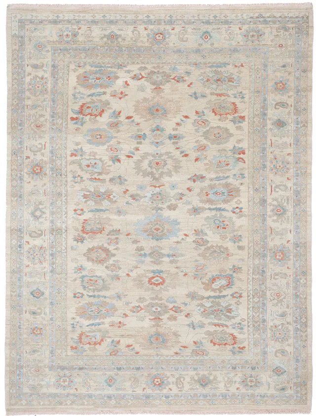 Sultanabad Rug in, 334 × 254 cm