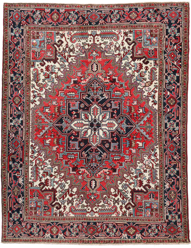 Persian Heriz Rug – circa 1910, 261 × 210 cm