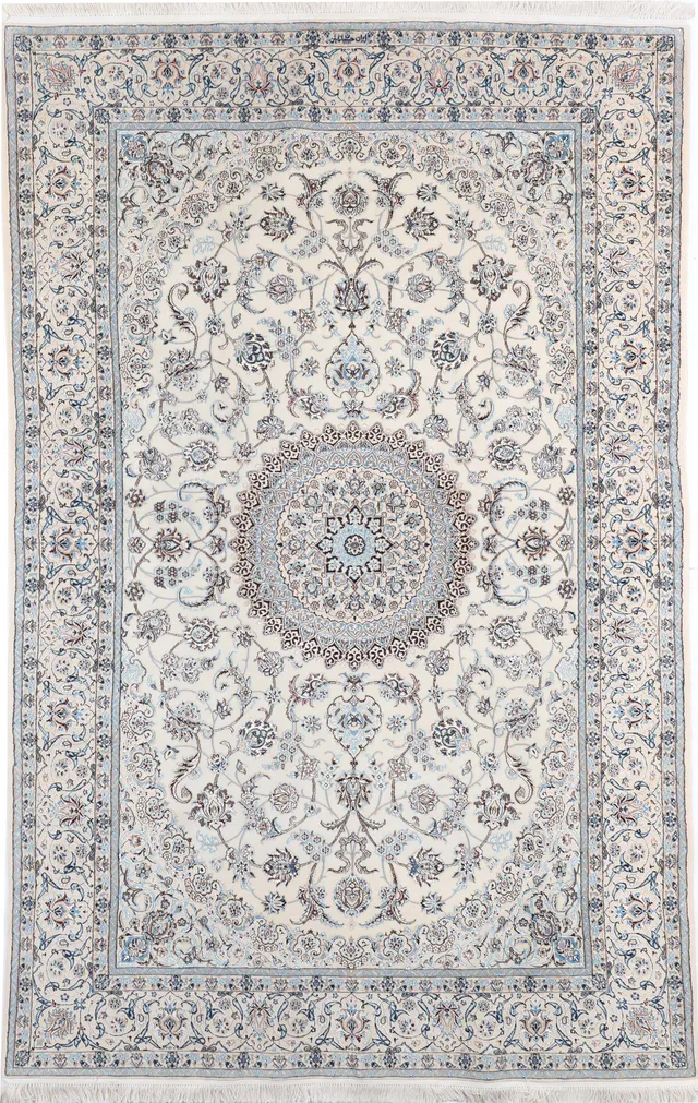 Persian Fine Nain 6 La with Silk Highlights in, 272 × 161 cm
