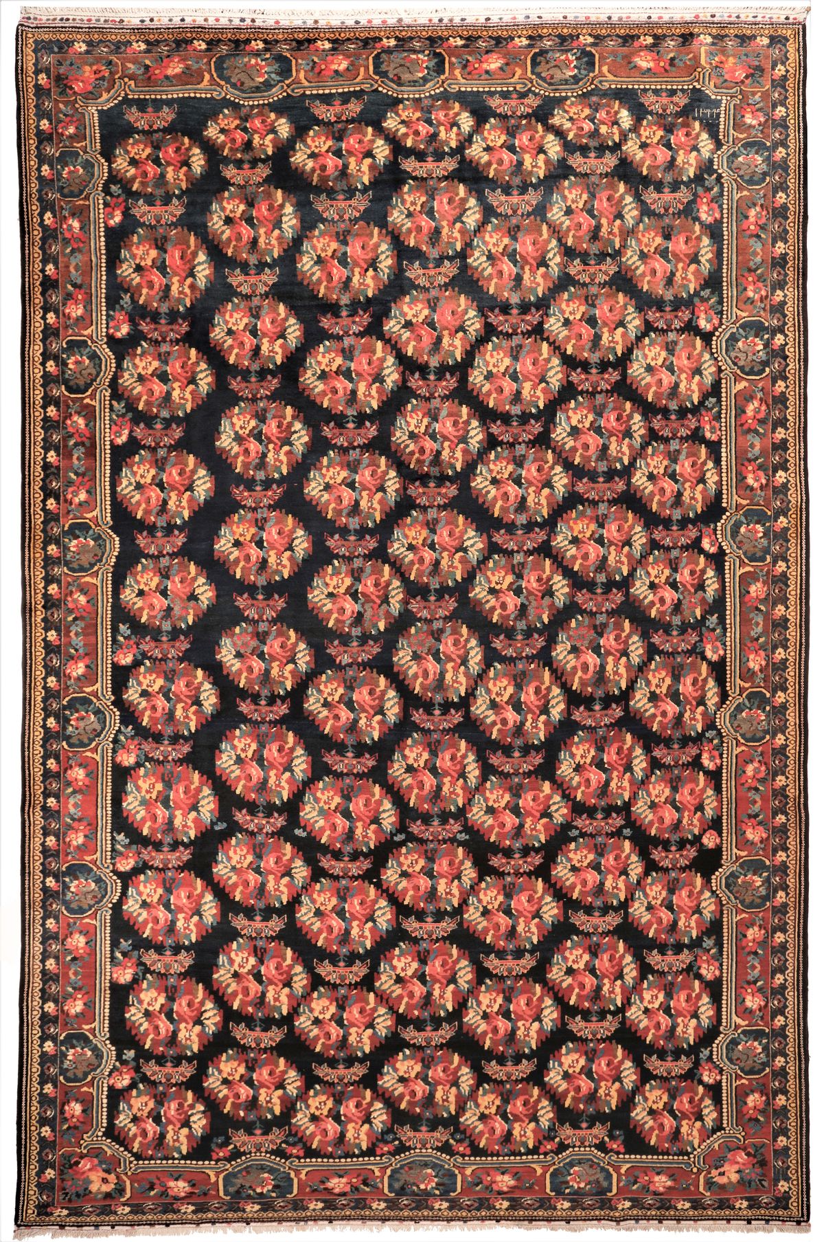 Armanibaf Bakhtiar Rug, 538 × 357 cm