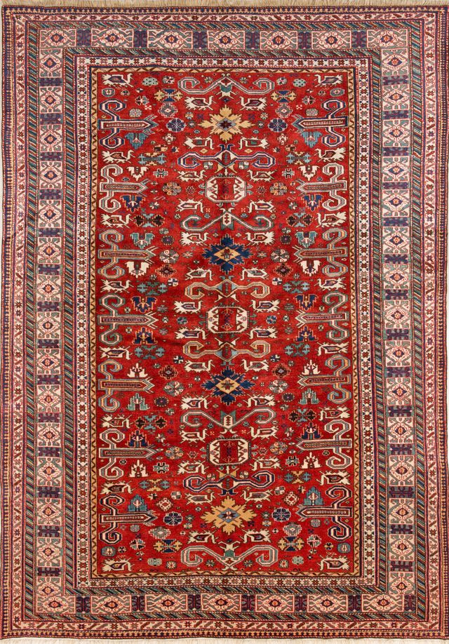 Fine Shirvan rug, 290 × 205 cm