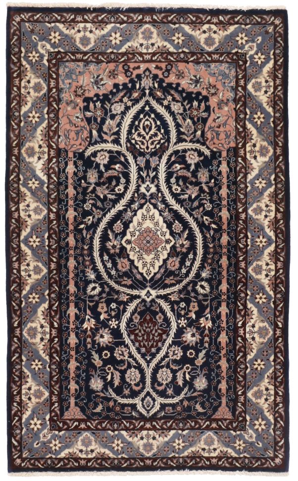 Isfahan Design Rug, 156 × 96 cm